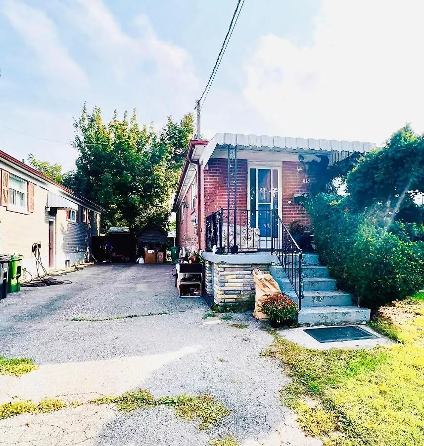 Toronto Bed & Breakfast - Free Parking 0*,  Canada