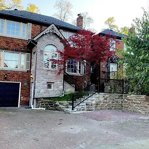 the-leaside-garden-guesthouse.niagara-fallshotels.com/