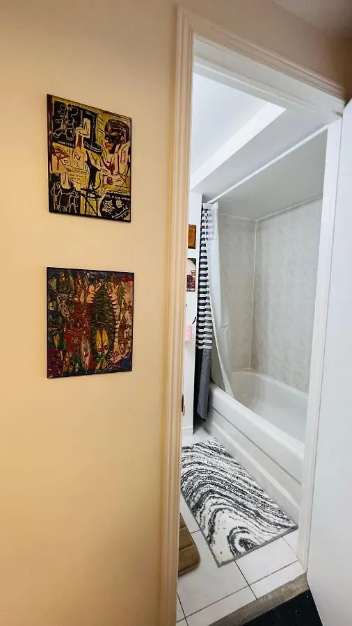 Toronto Bed & Breakfast - Free Parking 0*,  Canada