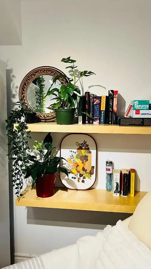Toronto Bed & Breakfast - Free Parking Canada