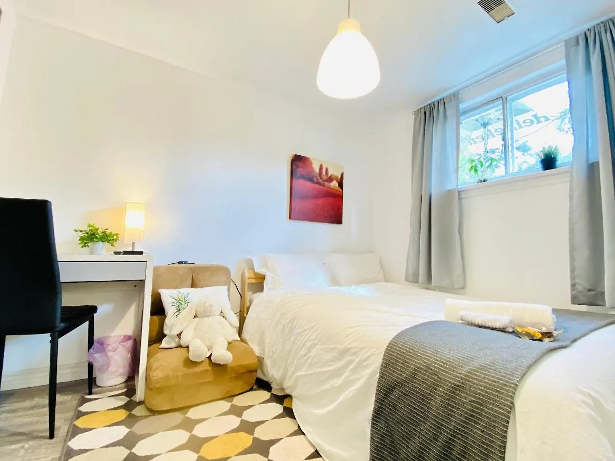 Toronto Bed & Breakfast - Free Parking Canada