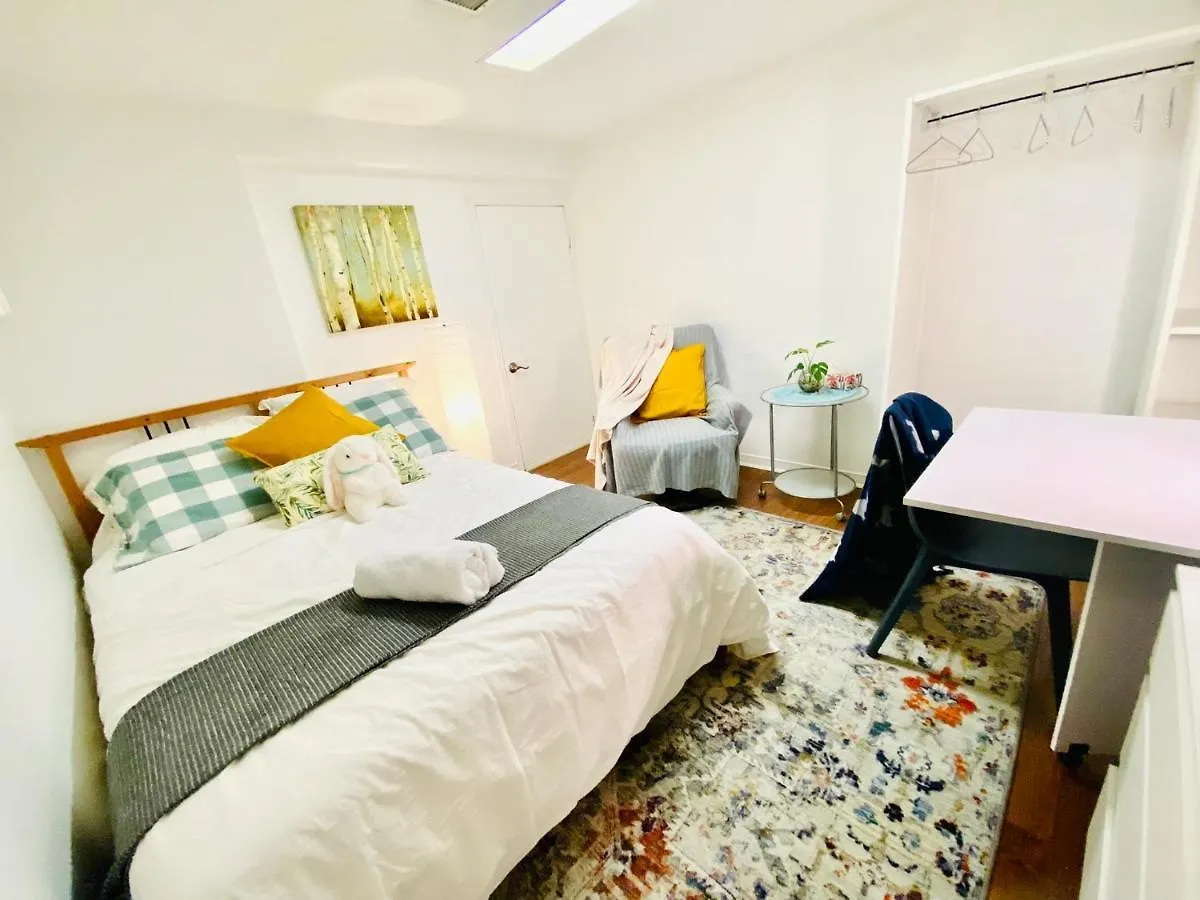 Toronto Bed & Breakfast - Free Parking 0*,