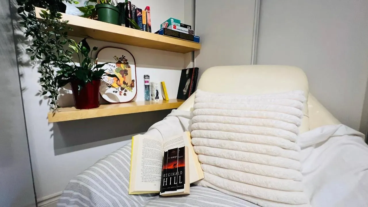 Toronto Bed & Breakfast - Free Parking Canada