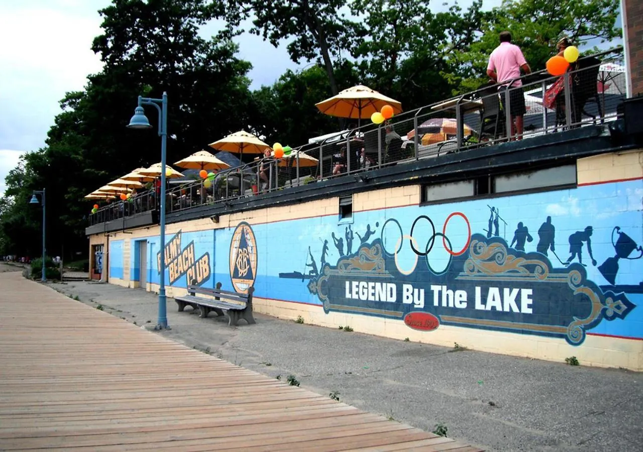 Toronto Bed & Breakfast - Free Parking Canada
